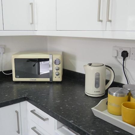 Spacious 6 Bed Home Near City & Albion Stadium Perfect For Contractors! Birmingham Bagian luar foto