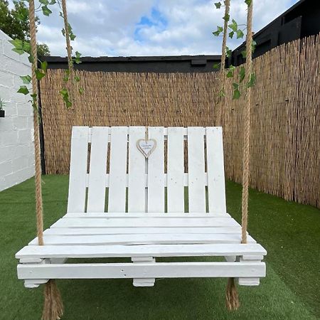 Spacious 6 Bed Home Near City & Albion Stadium Perfect For Contractors! Birmingham Bagian luar foto