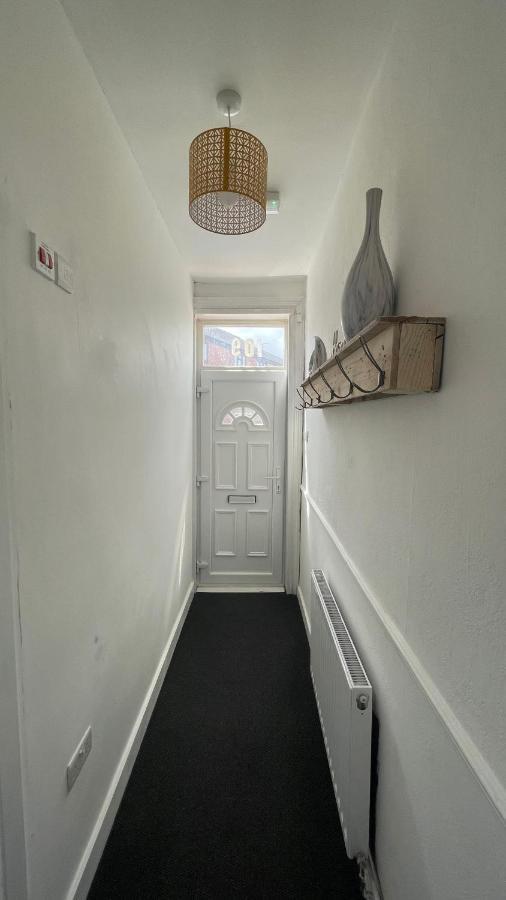 Spacious 6 Bed Home Near City & Albion Stadium Perfect For Contractors! Birmingham Bagian luar foto