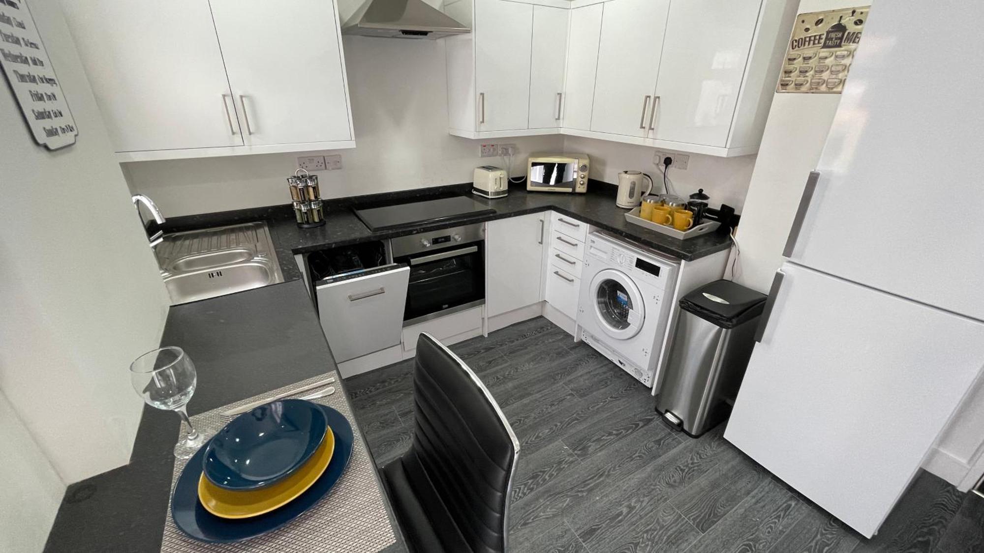 Spacious 6 Bed Home Near City & Albion Stadium Perfect For Contractors! Birmingham Bagian luar foto